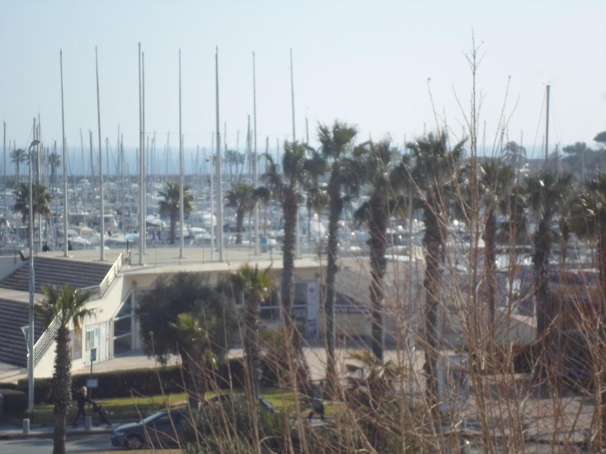 Appart T3 A 50 M De La Plage كافالير سور مير المظهر الخارجي الصورة
